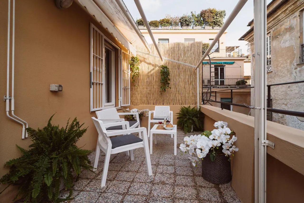 Tra I Tetti Di Campetto, Attico Con Terrazzo E Ascensore E Parcheggio Gratuito Gênes