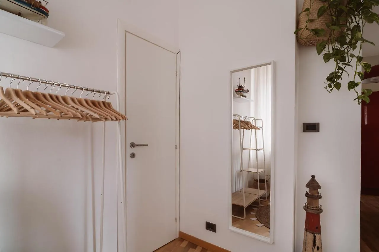 Tra I Tetti Di Campetto, Attico Con Terrazzo E Ascensore E Parcheggio Gratuito Gênes Appartement